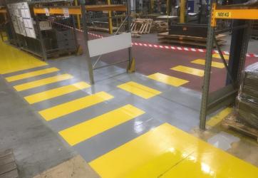 Traçage d'un cheminement piéton sur un site industriel , Lennox