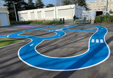 marquage au sol d'un parcours vélo éducatif
