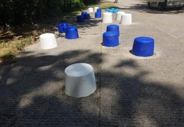Coloration de plots en béton