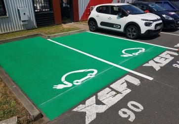 Traçage de place de parking réservée aux véhicules électriques