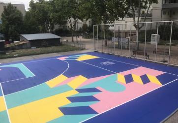 Marquages au sol de design actif : traçage d'un terrain de basket-ball spécifique