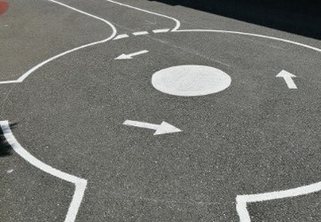 Traçage d'un piste dans une école 