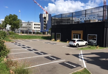 marquage au sol parking et logo 