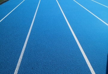 Tracage d'une piste d'athlétisme à Andrézieux