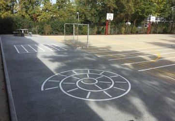 Traçage d'un plateau sportif pour l'ecole CEP d'annecy