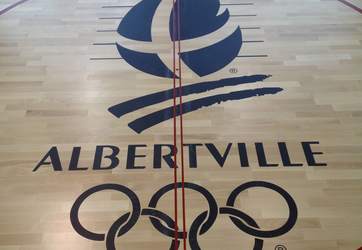 Traçage du logo Albertville dans un gymnase - Savoie 73