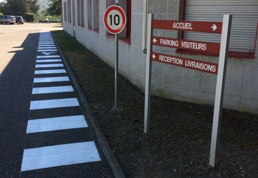 cheminement piéton extérieur