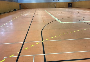 traçage terrain de Volley Ball compétition avec contour peint en blanc sur 20cm