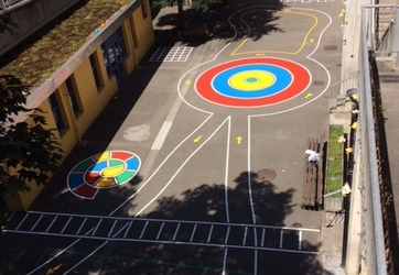 Traçage de jeux éducatifs : marquage au sol d'un circuit dans une école - Lyon