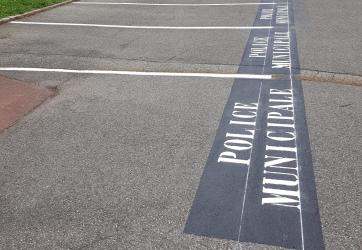 Inscription '' police municipale '' , Bron 69