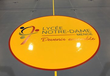 Traçage logo sur rond central Basket-ball