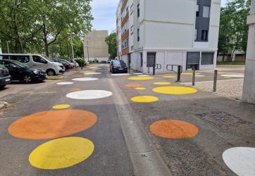 marquage au sol dans une rue à Lyon
