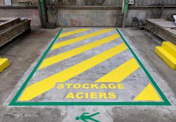 marquage d'une zone de stockage sur un site industrielle