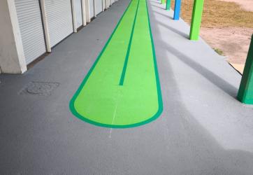 traçage d'une piste et coloration de poteaux