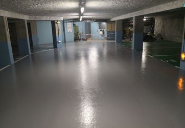 Marquages aux sols de places de parking MERCURE