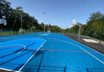 Traçage de terrains de basket-ball sur un multisport et coloration de la raquette