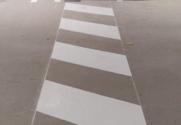 Traçage au sol d'un cheminement piéton , 69
