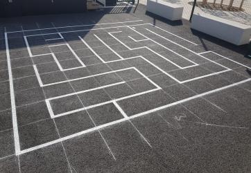 Traçage d'un labyrinthe dans une école , Lyon 69