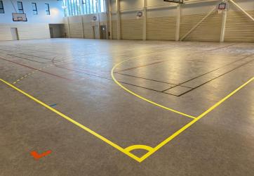 Traçage d'un terrain de futsal dans le Doubs , 25