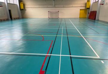 Traçage d'un terrain de volleyball supplémentaire dans un gymnase sur Brives la Gaillarde 19