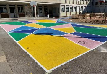 Traçage d'un terrain de basket ball dans une école sur Lyon 69