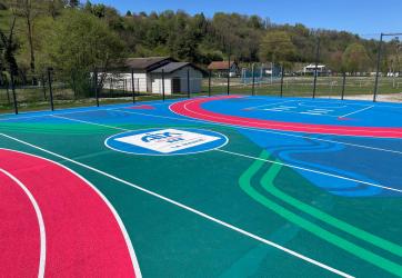 peinture de sol d'un terrain de basketball spécifique
