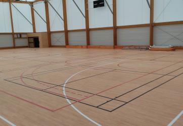 Traçage d'un Futsal dans un gymnase