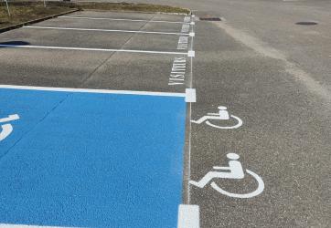 Traçage places de parking PMR
