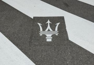 Traçage logo Maserati + zébra