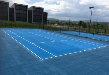 Coloration terrain de tennis