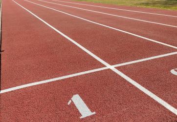 Traçage piste d'athlétisme