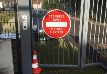 Pose de panneaux de signalisation personnalisés pour les copropriétés Rhône 69