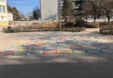 marquage au sol d'un jeu éducatif