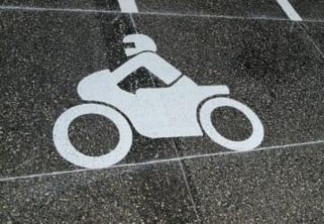Marquages au sol d'emplacements parking motos Lyon 69