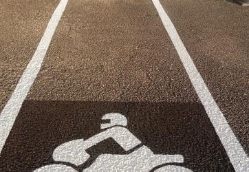marquages au sol d'un emplacement moto dans une copropriété sur Lyon Rhône