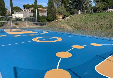 coloration  d'une platefome en peinture de sols sportifs